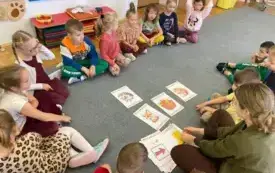 Pracowite Smerfy witają jesień (9)