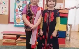 .Przedszkolaki poznają polskie stroje ludowe (1)